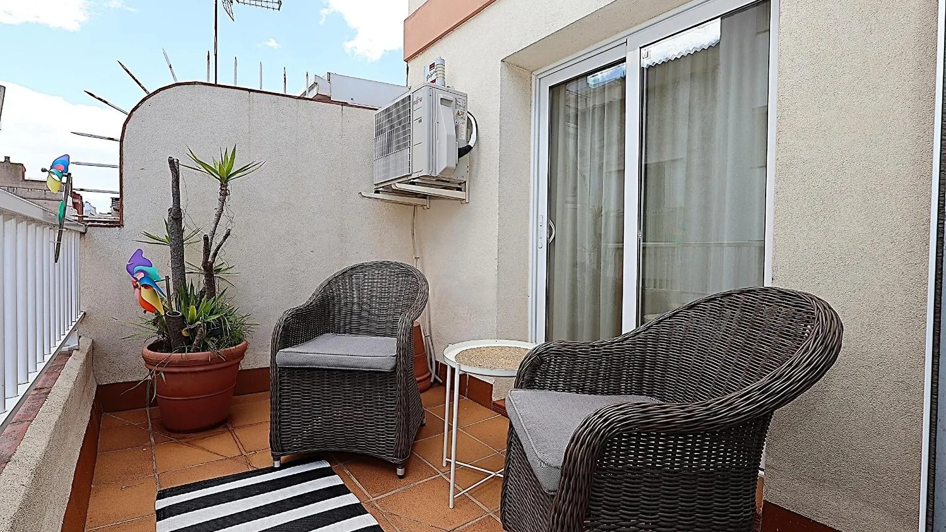 Apartamento Nis 료렛 드 마르 아파트